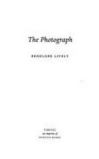 The photograph / Penelope Lively.